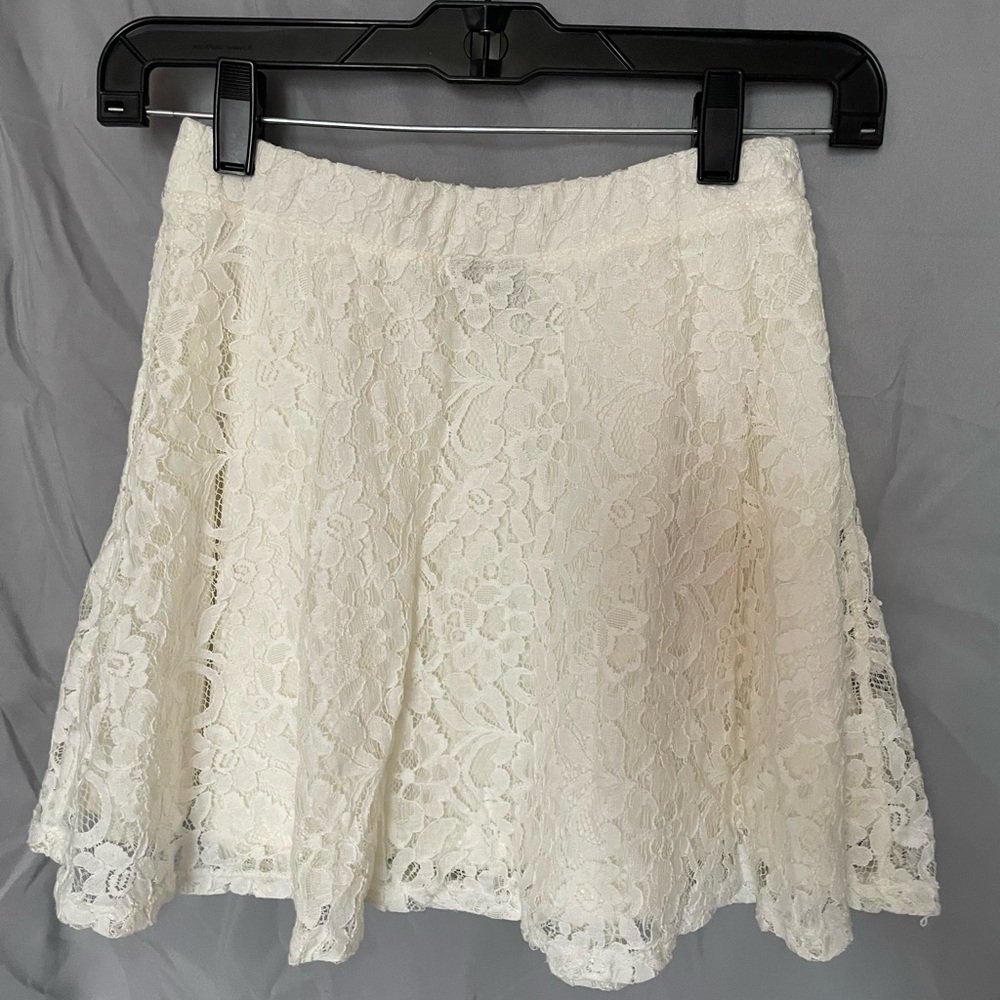Lace skirt